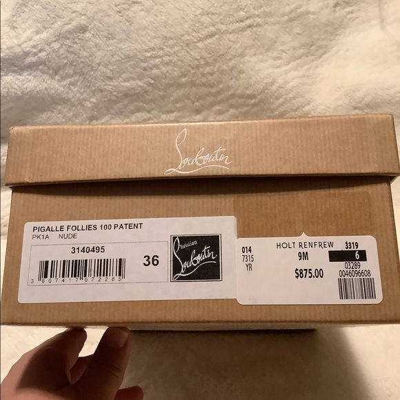 Christian Louboutin - Picture 8 of 9